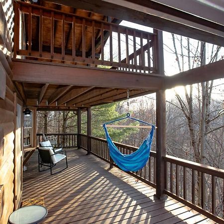 Treetops Cabin Easy To Asheville With Fast Wifi And Great View Swiss Exteriér fotografie